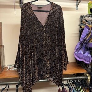 Love Your Peaches Leopard Velvet Top, size 3x